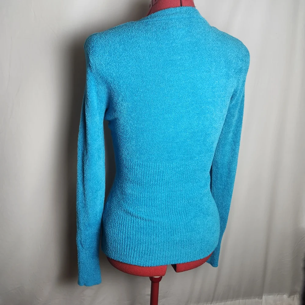 Vibrant Turquoise Long Sleeve V-neck Sweater - Picture 4 of 9